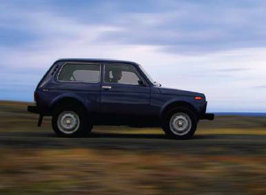 alquier de coche Lada Niva en Isladnia