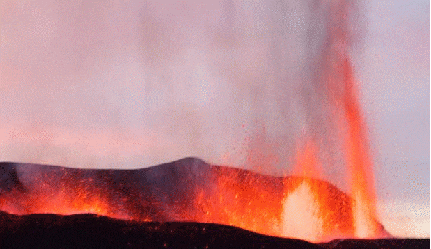 foto desde la excursion al volcan en erupcion en Islandia