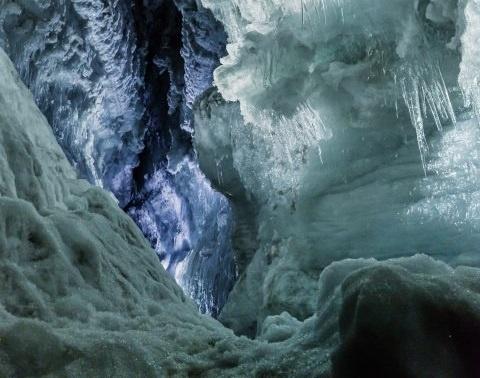 tunel glaciar langjokull