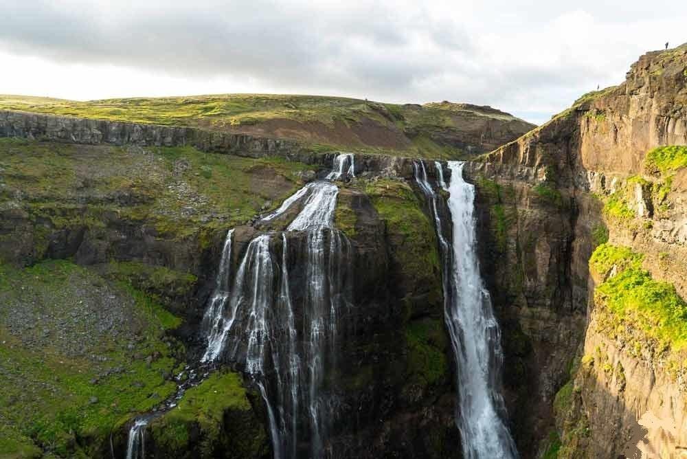 Trekking a la cascada Glymur en Islandia