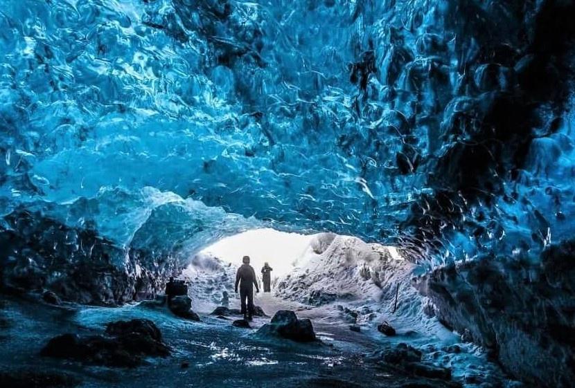 Cueva cristalina en Islandia