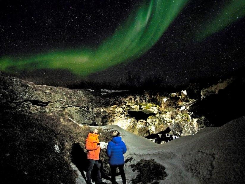 Auroras boreales en invierno en Islandia