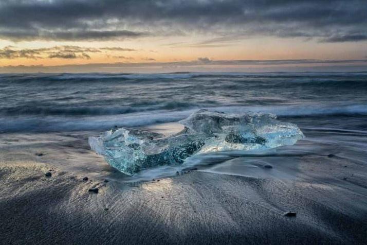 iceberg on Diamond Beach