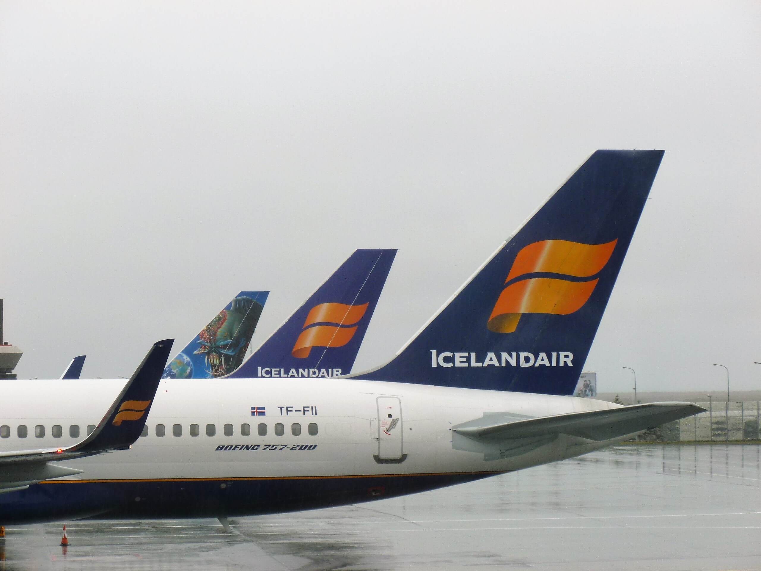 Aviones de Icelandair en el aeropuerto de Keflavík