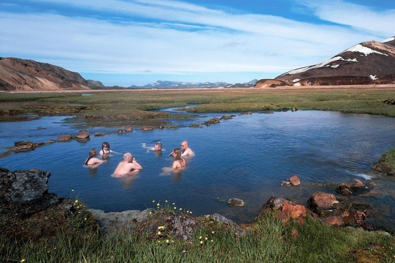 Baño geotermal en las montañas Landmannalaugar