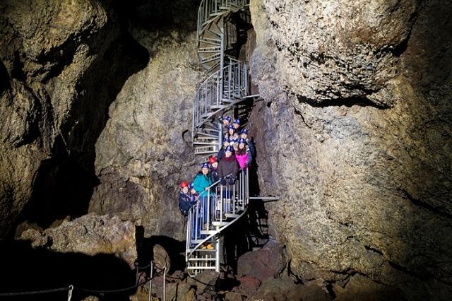 Excursión a cueva Vatnshellir