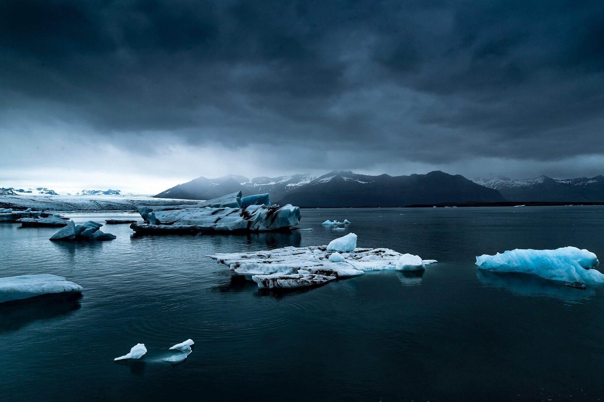 Laguna con icebergs en Islandia