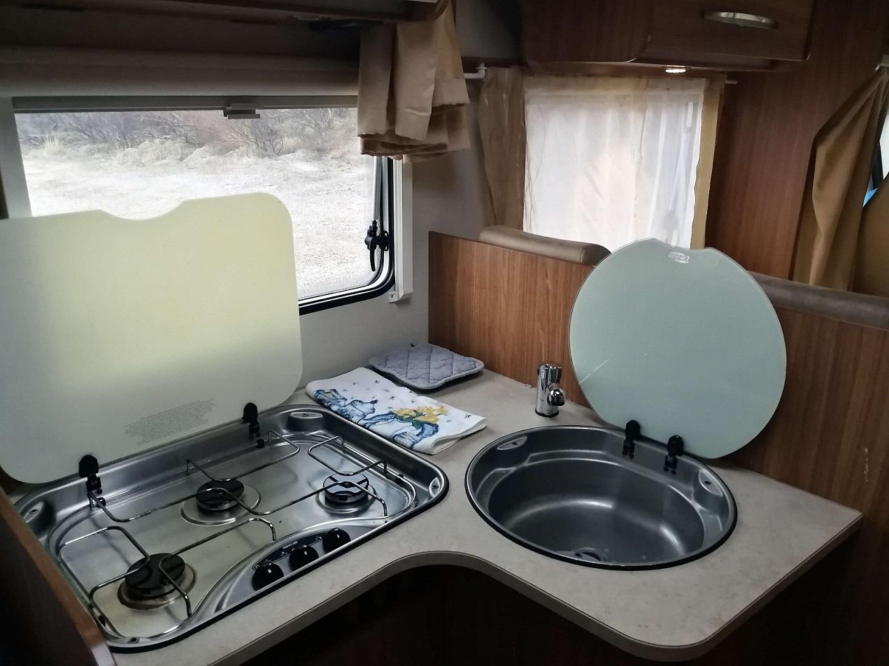 Cocina TCB2 Cocina de autocaravana económica de alquiler