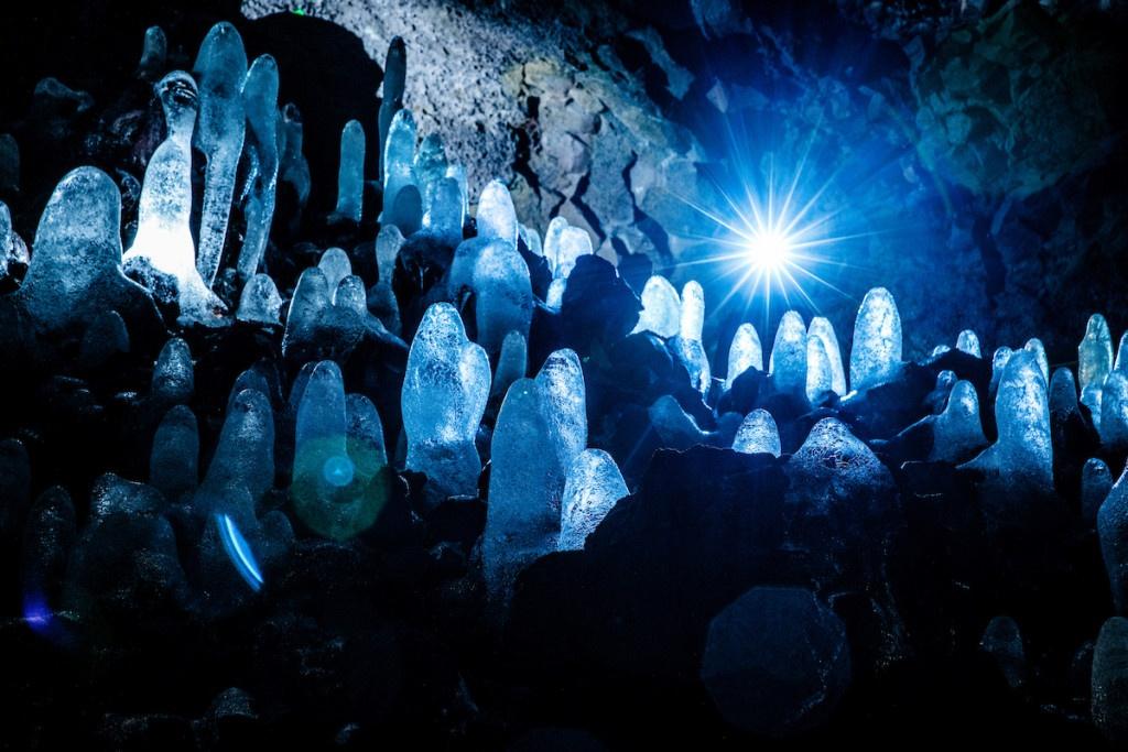 Cueva de lava Vidgelmir, Islandia