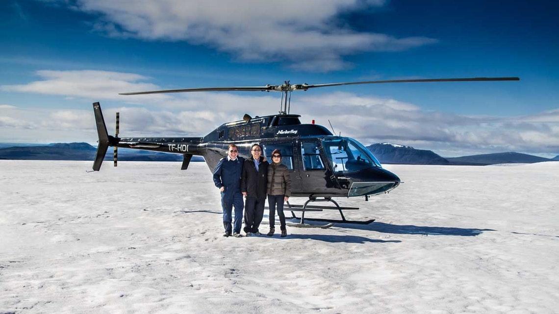 Con el helicoptero sobre el glaciar de Islandia