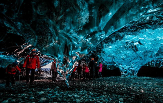 Excursión a la cueva cristalina en Islandia