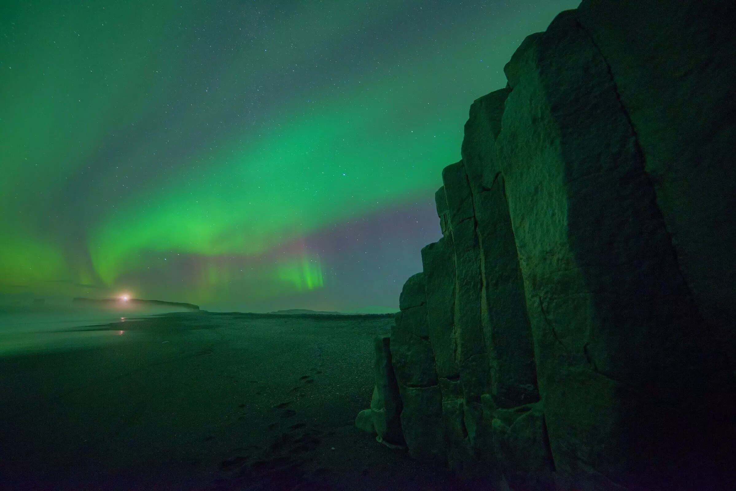 Auroras Boreales en Vík en el sur de Islandia