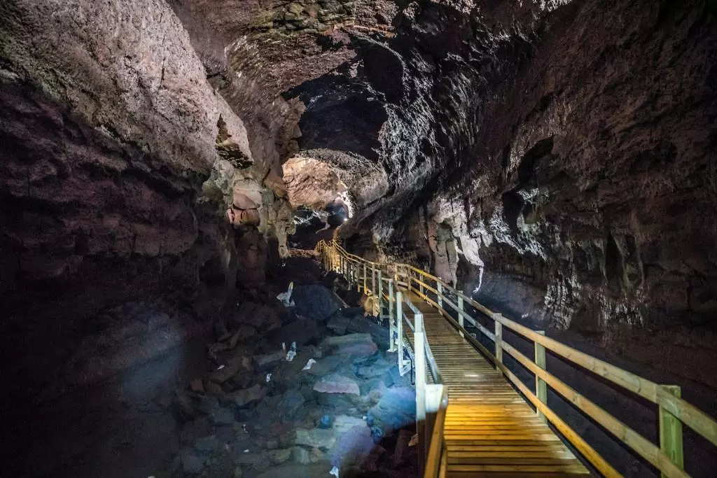 Cueva de lava Vidgelmir Excursión a la cueva de lava Vidgelmir