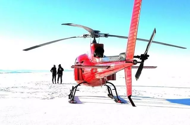 Vuelo en helicóptero sobre un glaciar 