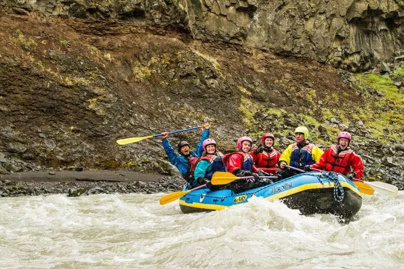 Excursión de rafting en el norte de Islandia Rafting en el norte de Islandia
