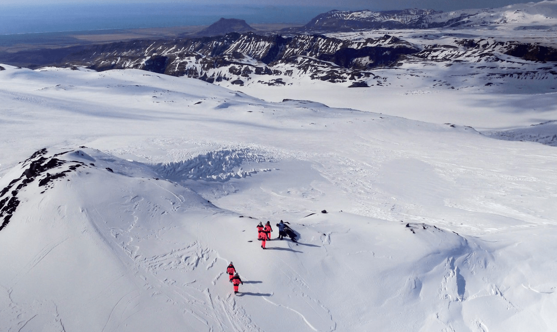 Motos de nieve en glaciar Mýrdalsjökull 