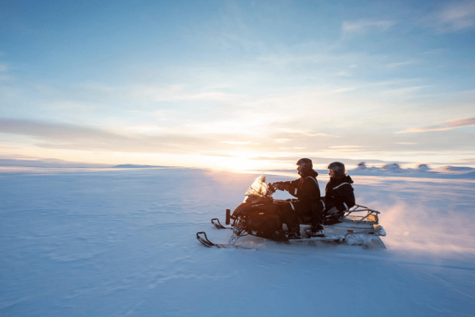 Excursión de motos de nieve en Islandia, en glaciar Langjokull