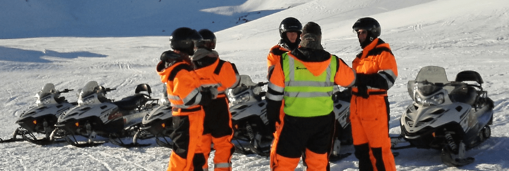 Excursión en las motos de nieve en glaciar Langjökull
