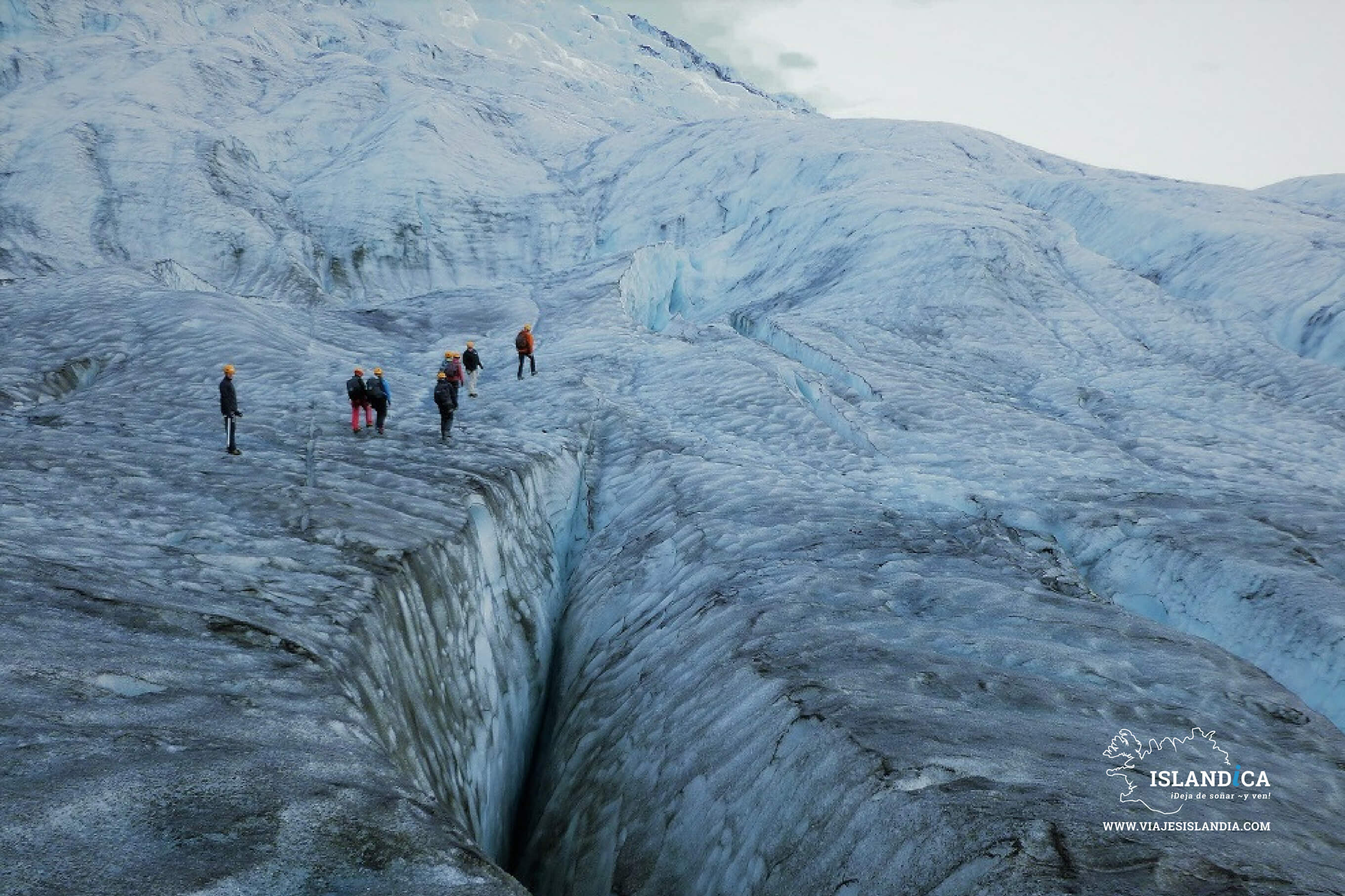 Trekking en  el glaciar Vatnajokull en Islandia