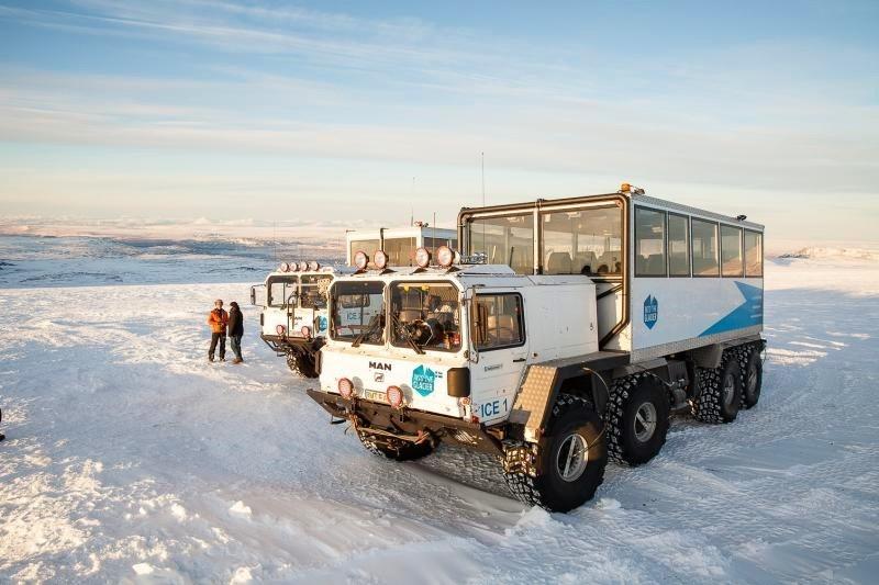 Ice tunnel tour in Langjökull glacier
