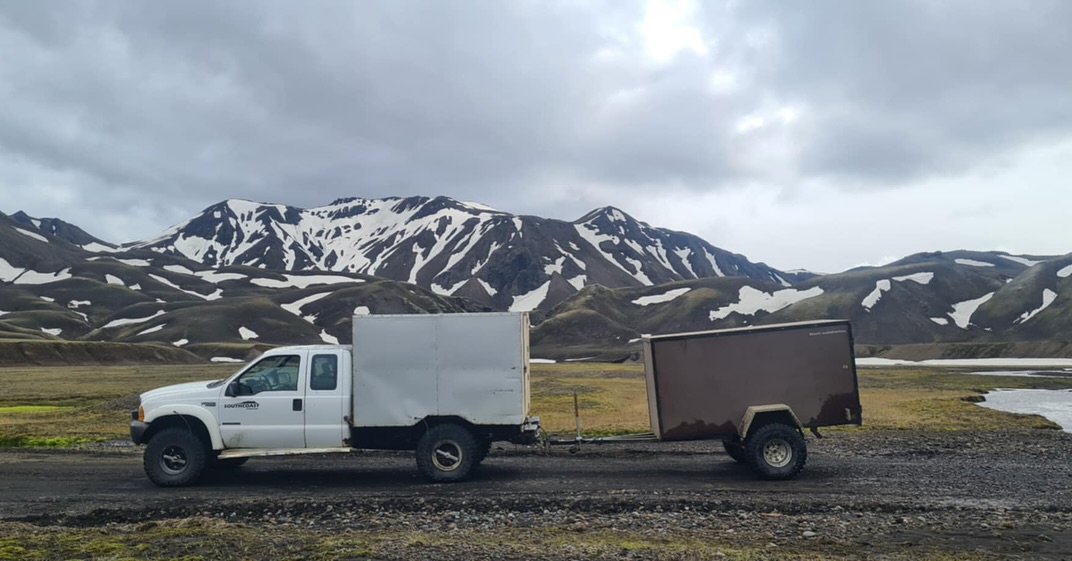 Trekking the Highlands? While you’re crossing rivers and lava fields, we’re delivering your duffel to the next hut. 🎒Book onl...