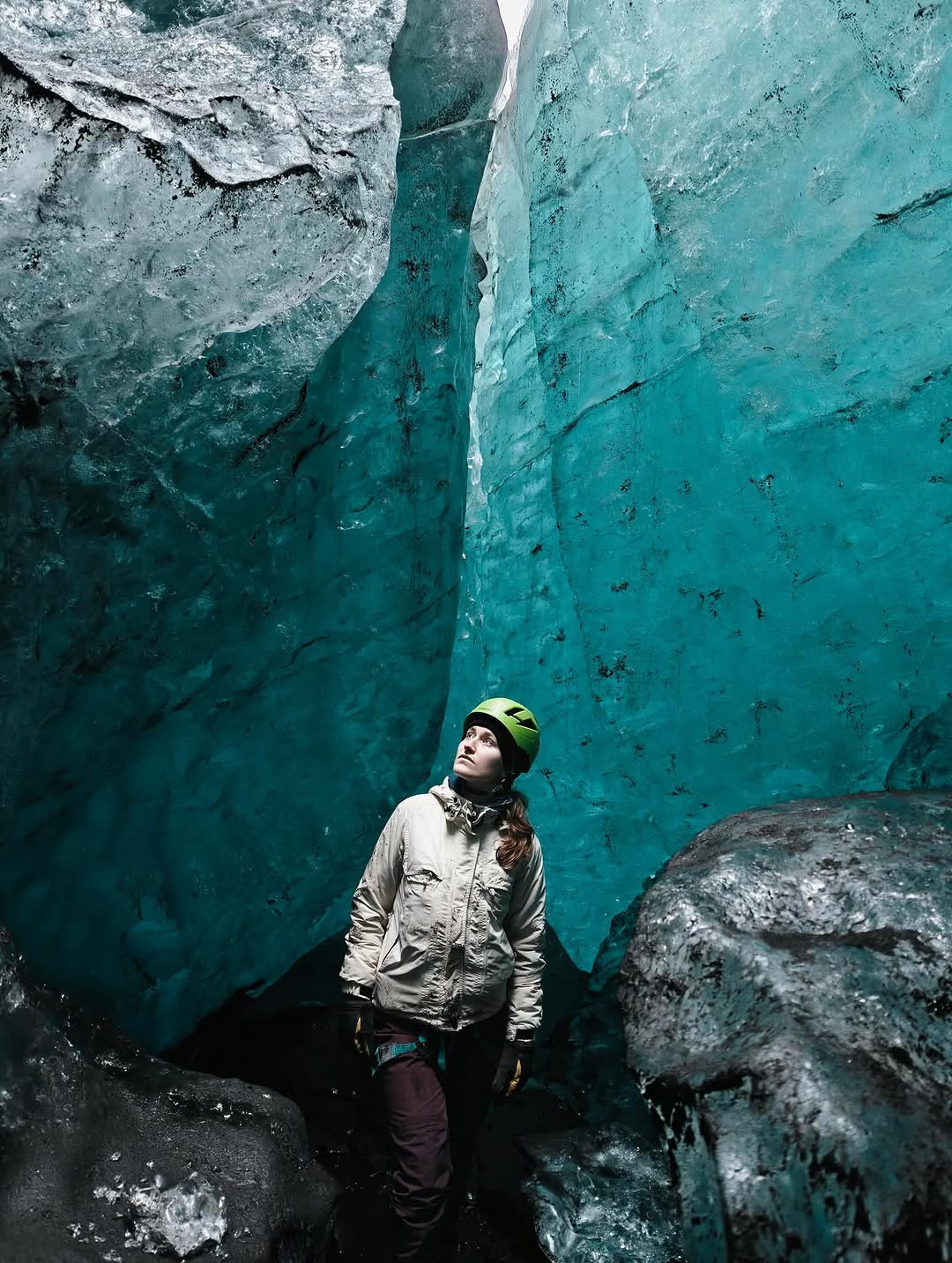 Hello from Vatnajökull glacier! 💙🙌🏼 #glacieradventure #iceland #icelandadventure #icelanditinerary #thingstodoiniceland #vatn...