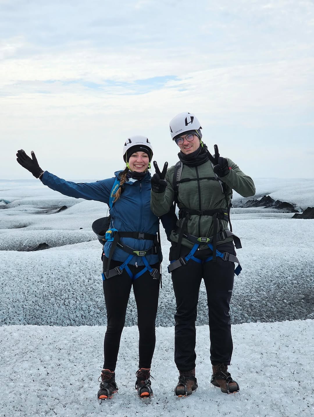 Summer adventures on the ice ❄️💙#glacieradventure #iceland #icelandadventure #icelanditinerary #thingstodoiniceland #vatnajök...