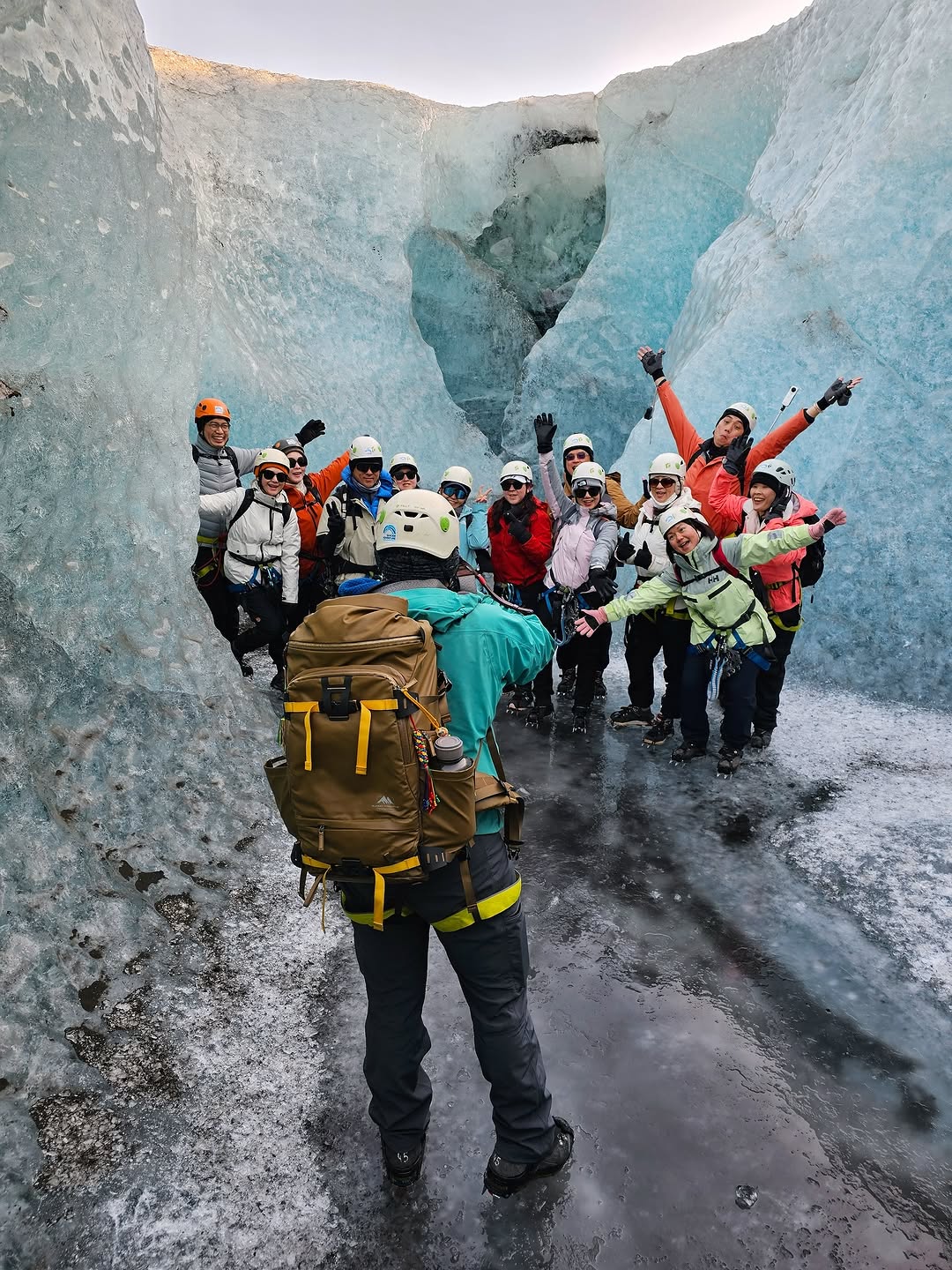Good times 💙❄️✨ #glacieradventure #iceland #icelanditinerary #thingstodoiniceland #icelandtrip #icelandnature #icelandadventu...