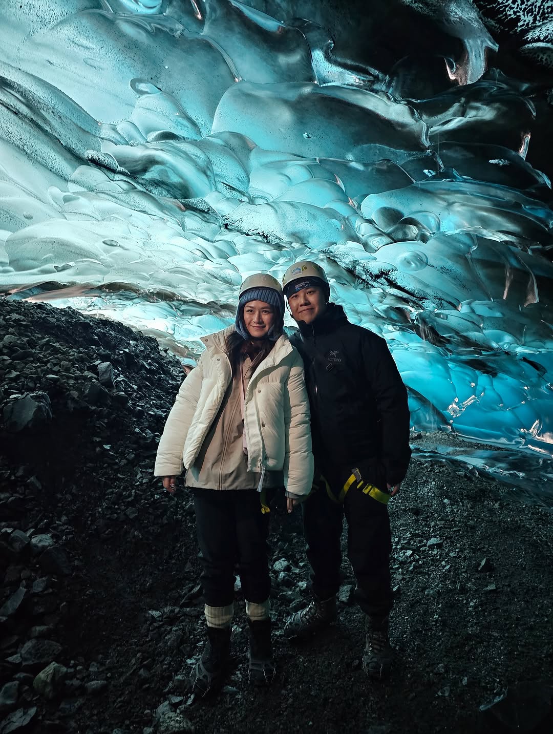 Breiðamerkurjökull ice caves ❄️✨#glacieradventure #iceland #icelanditinerary #thingstodoiniceland #icelandtrip #icelandnature...