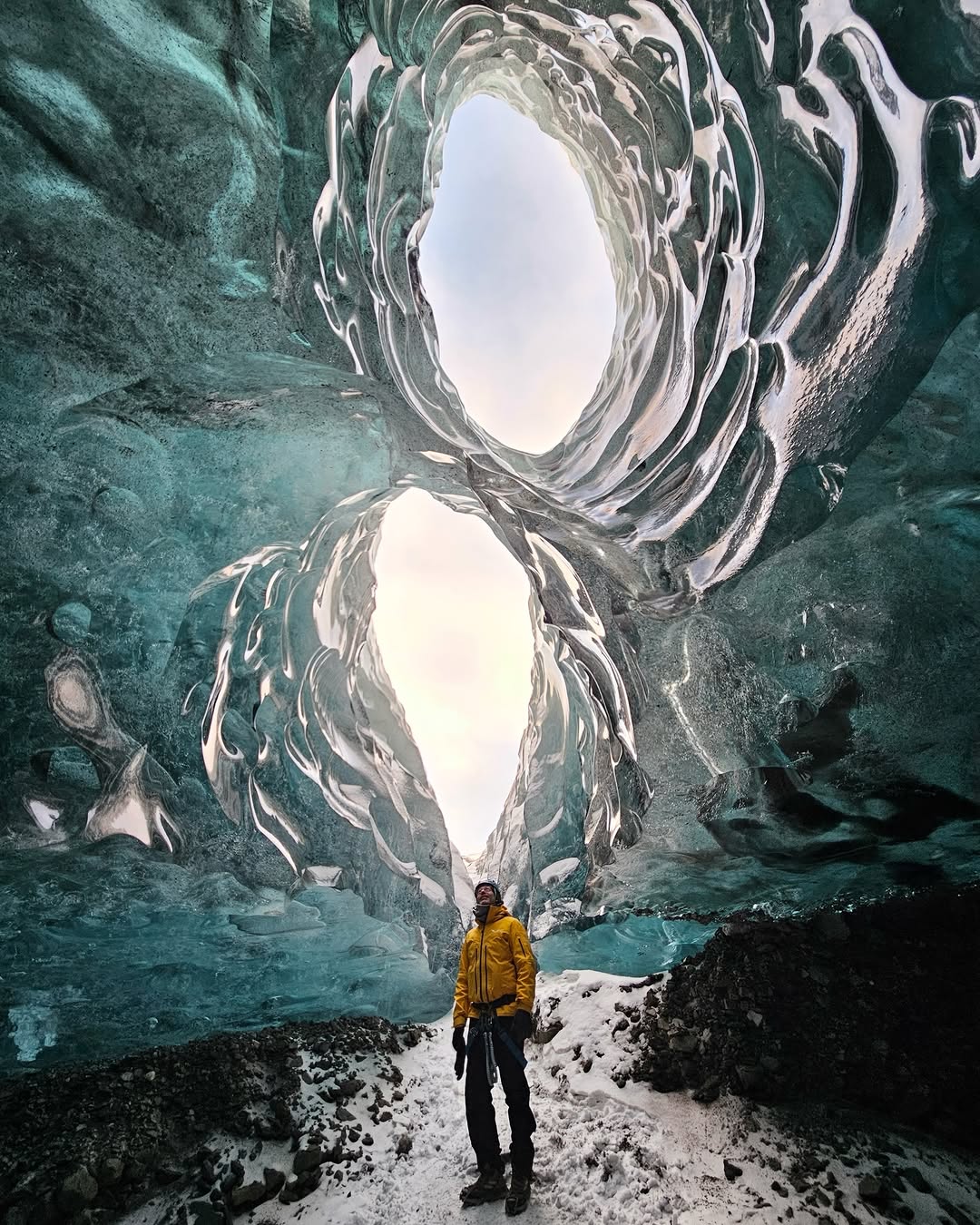 Epic places 😎❄️✨#glacieradventure #iceland #icelanditinerary thingstodoiniceland icelandtrip icelandnature icelandadventure v...